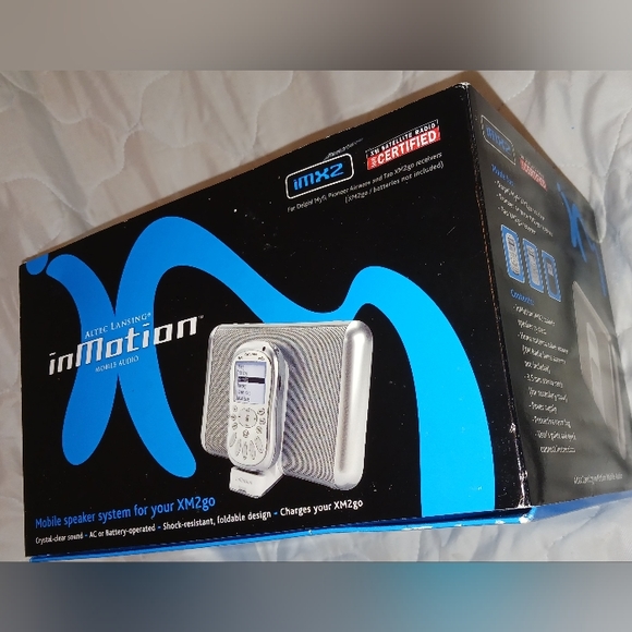 NIB - Delphi MyFi XM2go with Altec Lansing in Motion Mobile Audio Speaker System - Picture 2 of 3